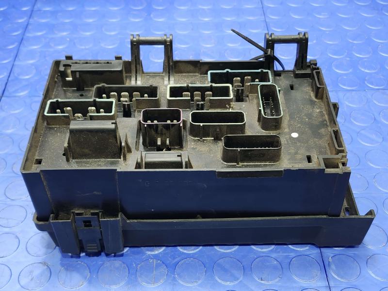 2007 Dodge Grand Caravan Engine Fuse Box