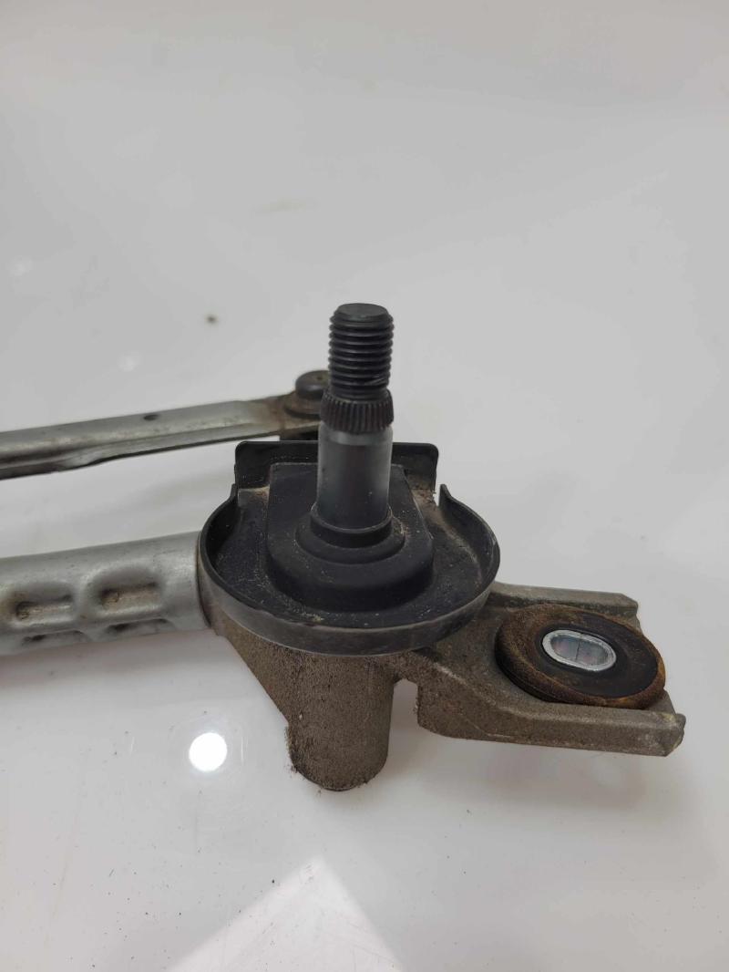 2012 - 2017 Hyundai Veloster Windshield Wiper Linkage Transmission OEM 981202V000