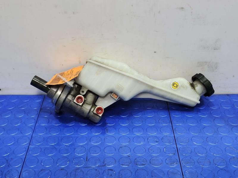 2015-2021 Kia Sedona OEM Brake Master Cylinder Assembly Genuine 58510A9300
