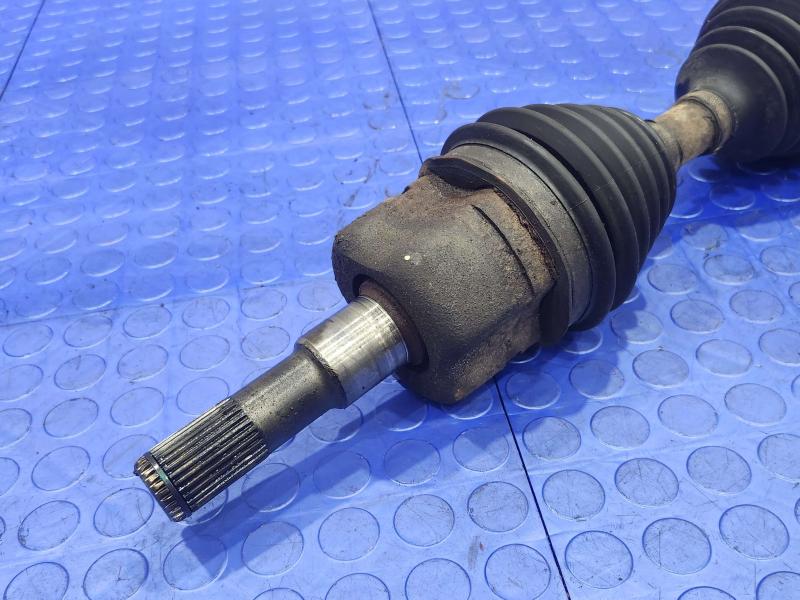 2004 Ford Explorer Axle Shaft
