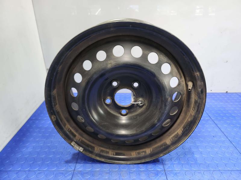 2016 Nissan Rogue Wheel