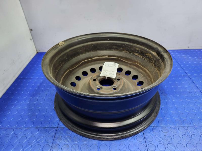 2016 Nissan Rogue Wheel