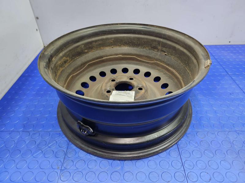 2016 Nissan Rogue Wheel