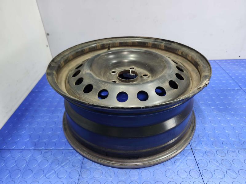 2016 Nissan Rogue Wheel