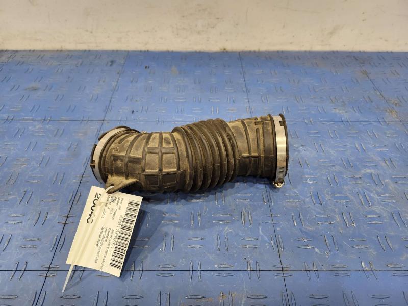 2015 Chrysler 200 Air Intake Tube/Resonator