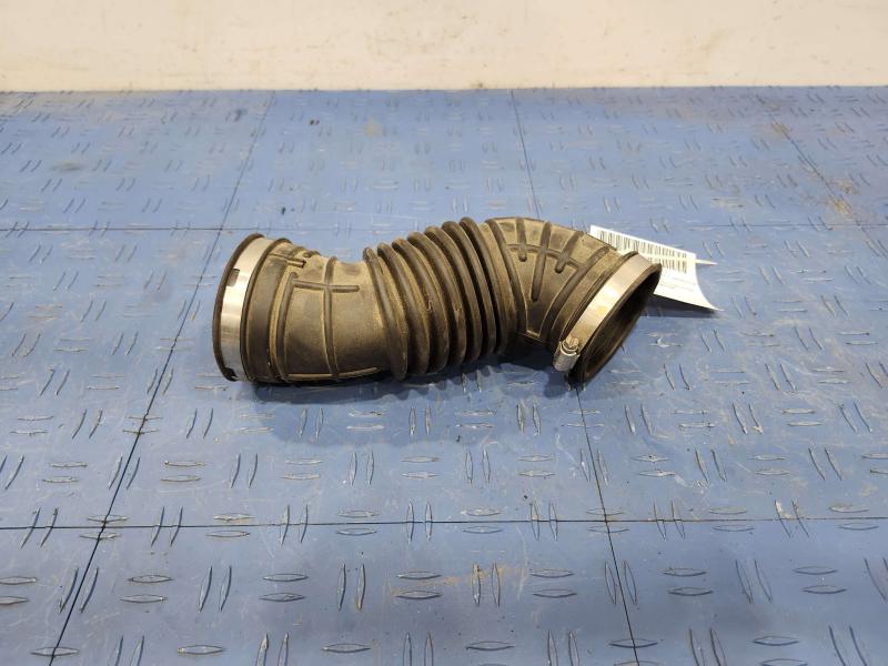 2015 Chrysler 200 Air Intake Tube/Resonator