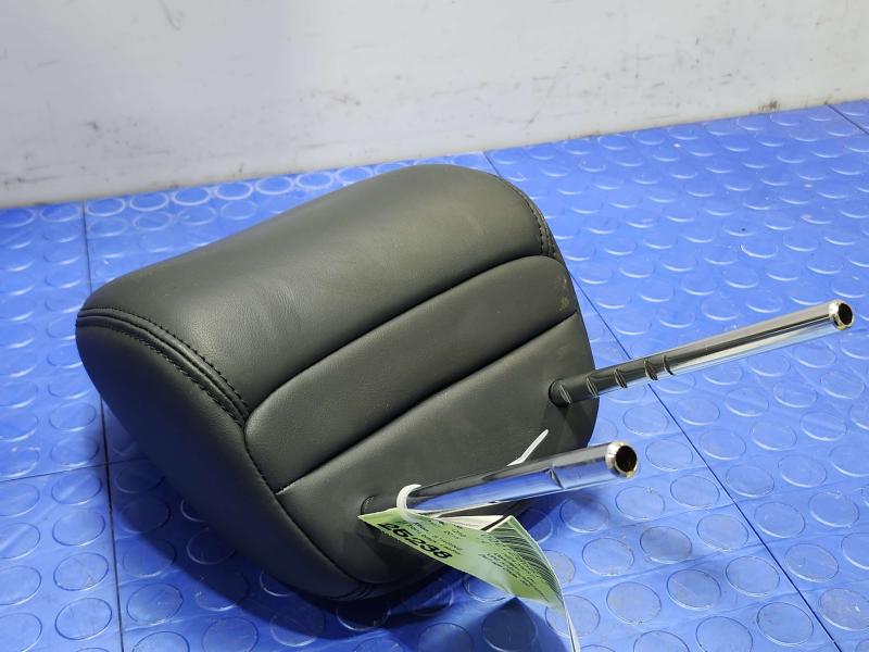 2015 Infiniti Q50 Headrest