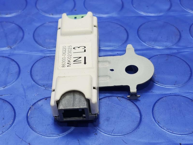 2018-2024 Toyota Camry Antenna Amplifier Control Module OEM 86300-06220