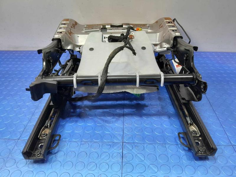 2018 Volvo S90 Seat Track