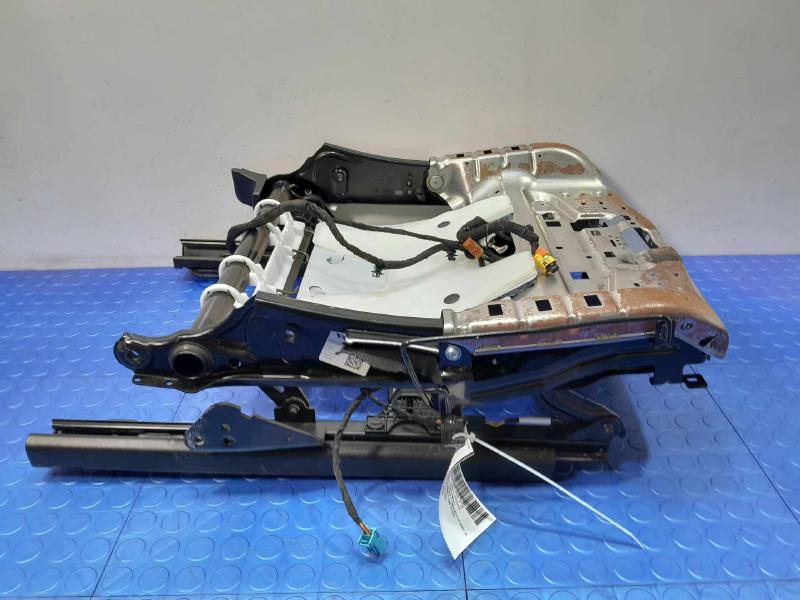 2018 Volvo S90 Seat Track