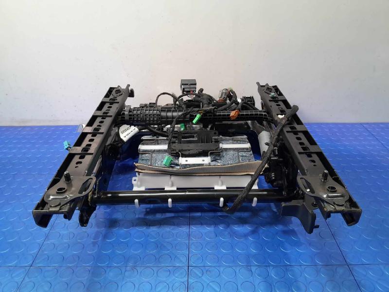 2018 Volvo S90 Seat Track