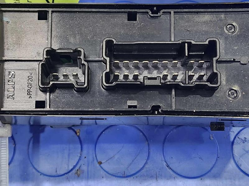 2020 Nissan Versa Door Switch Front