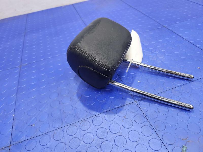 2017 Mercedes C-Class Headrest