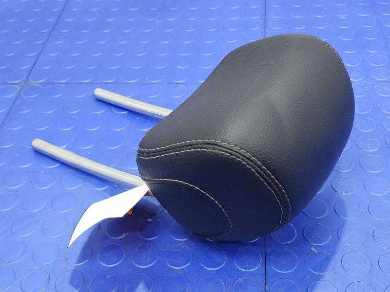 2017 Mercedes C-Class Headrest