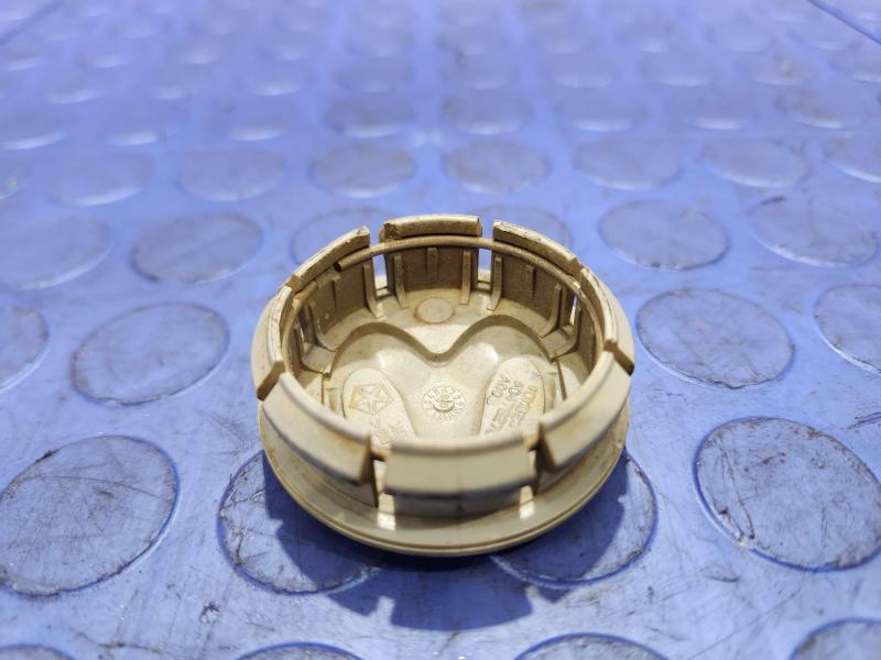 2007 Dodge Grand Caravan Center Cap