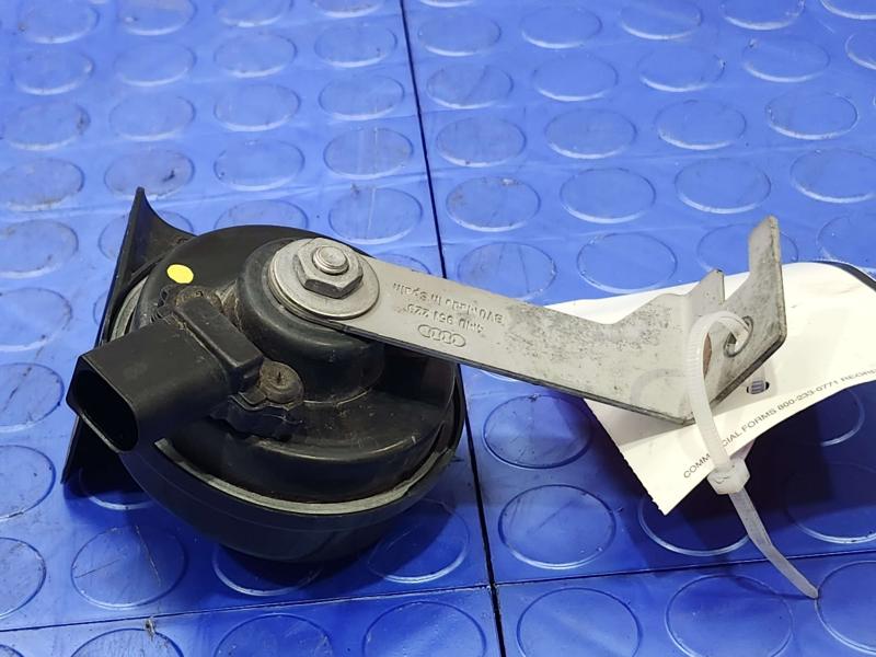 2017-2024 Audi Q7 OEM Low Note Horn Assembly Genuine OEM Part 4M0951221