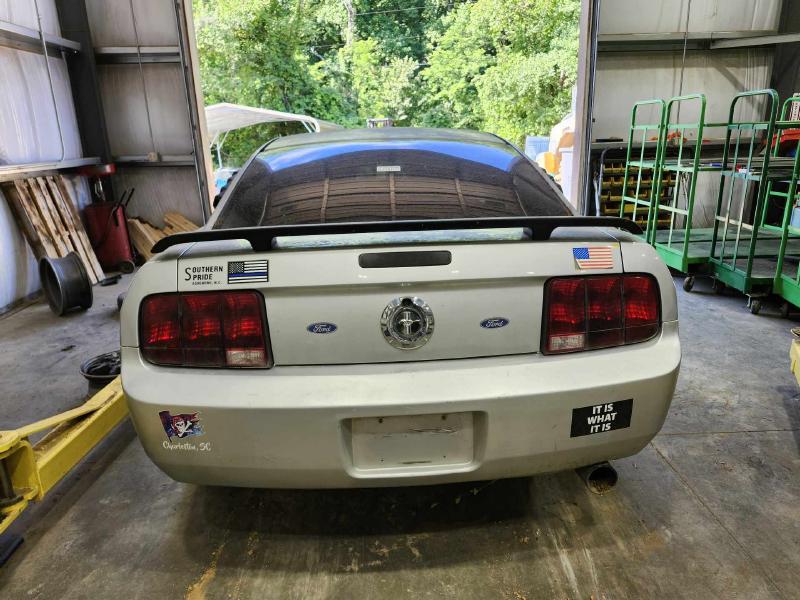 2006 Ford Mustang Front Door Regulator