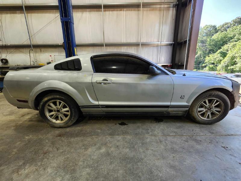 2006 Ford Mustang Front Door Regulator