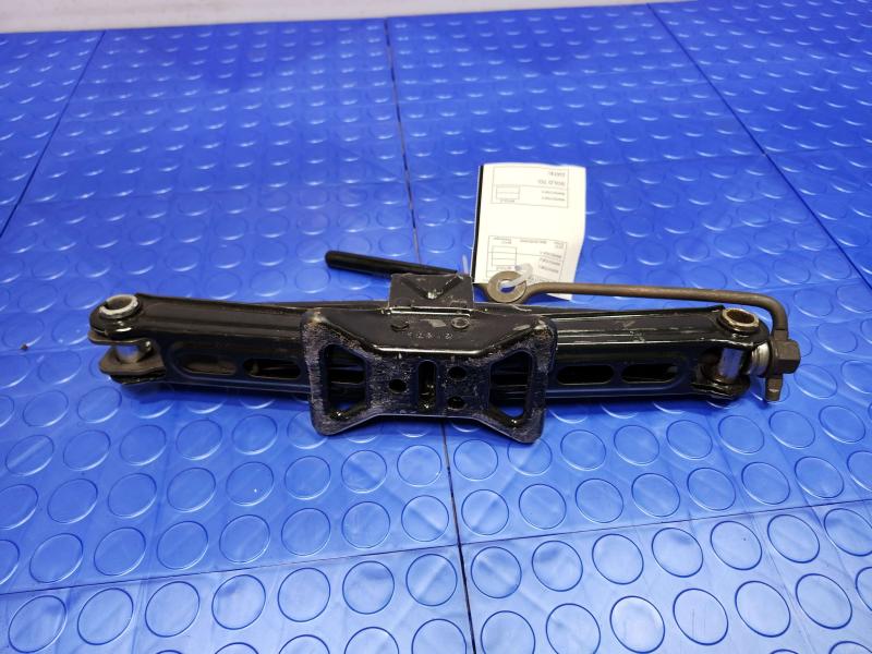 2014 Ford Mustang Jack Assembly
