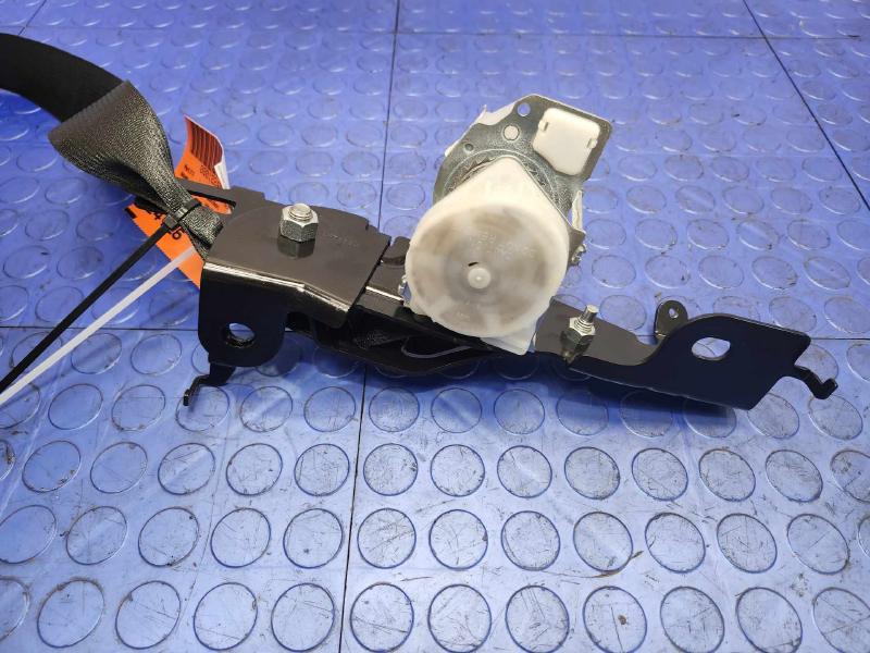 2015 Subaru Legacy Rear Seat Belt