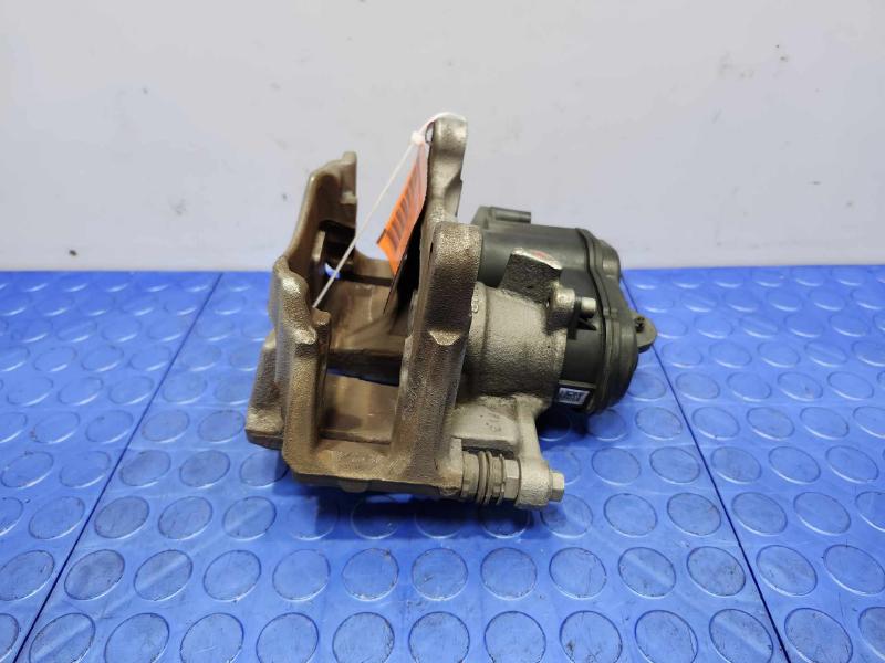 2018 Audi Q7 Caliper