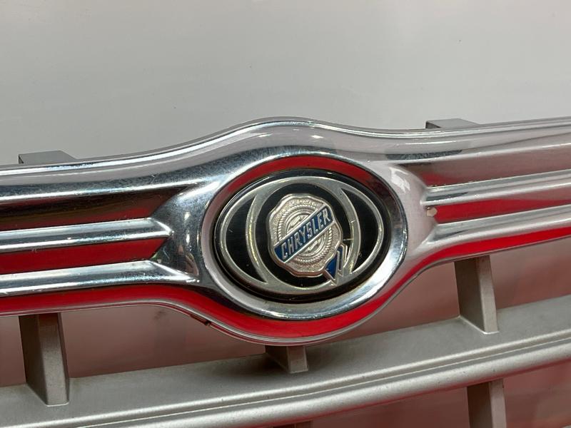 2006 Chrysler 300 Grille