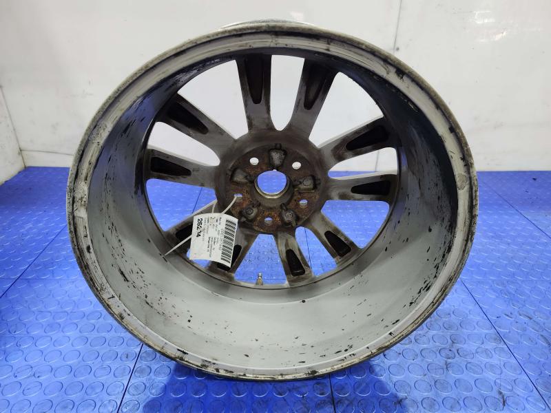 2013 Nissan Pathfinder Wheel