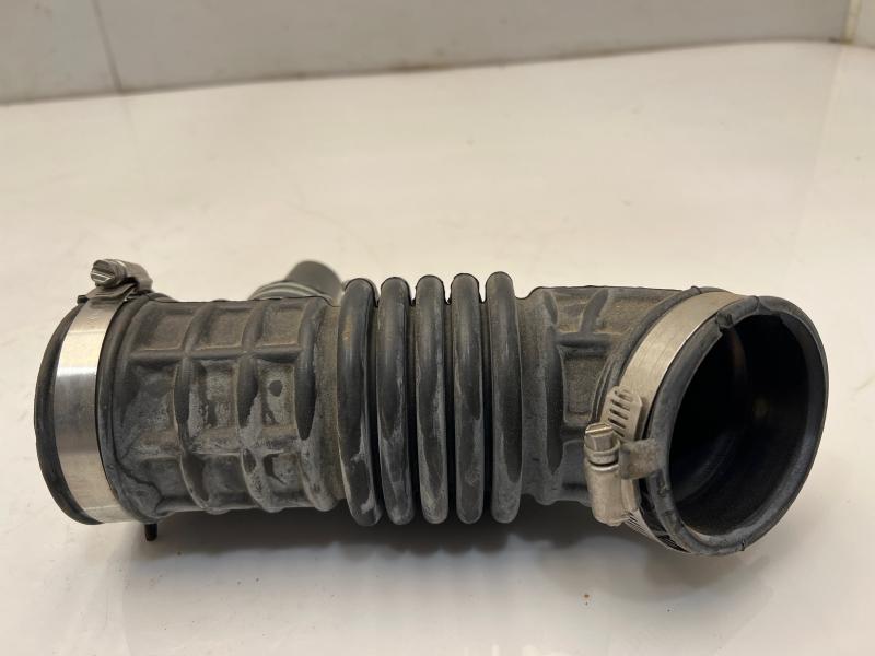 2013 - 2019 Nissan Sentra 1.8L Engine Air Intake Hose Front Duct OEM 16576-3RC2A