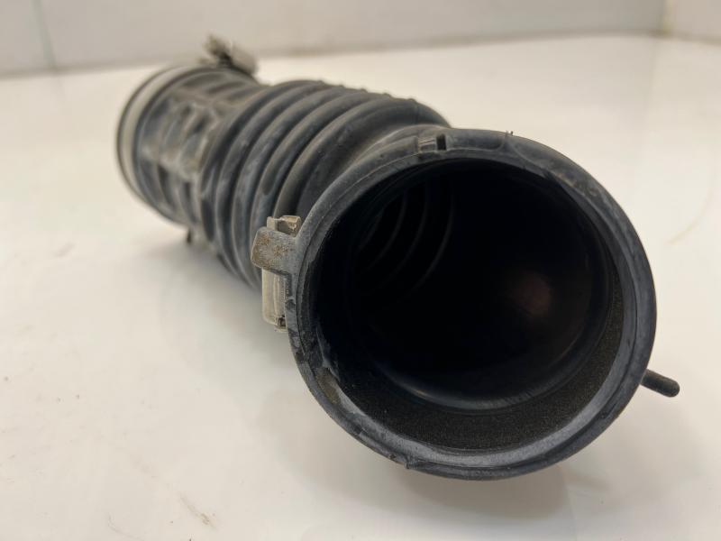 2013 - 2019 Nissan Sentra 1.8L Engine Air Intake Hose Front Duct OEM 16576-3RC2A