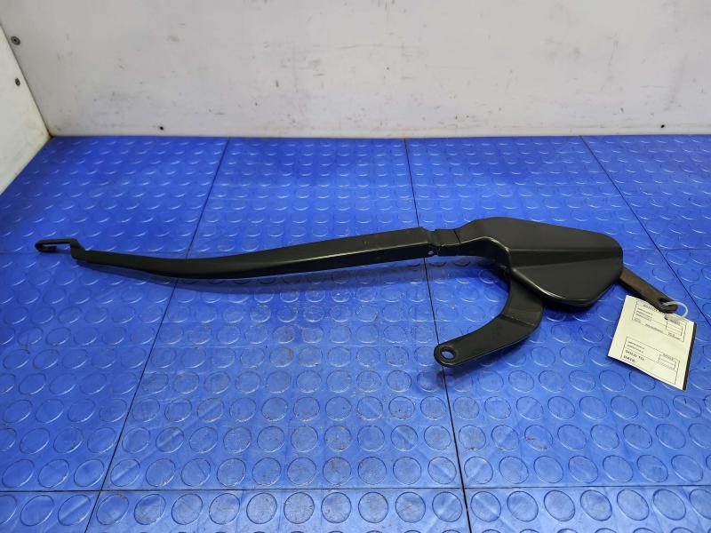 2013 Toyota Prius Wiper Arm