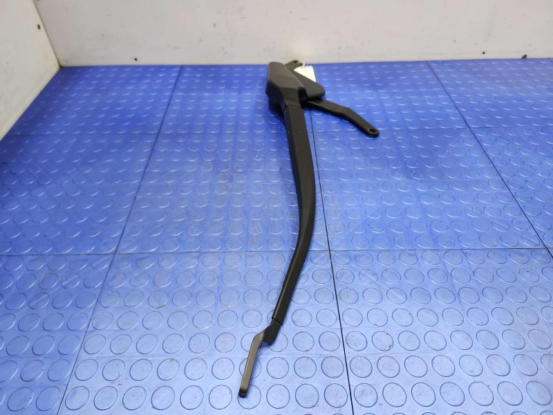 2013 Toyota Prius Wiper Arm