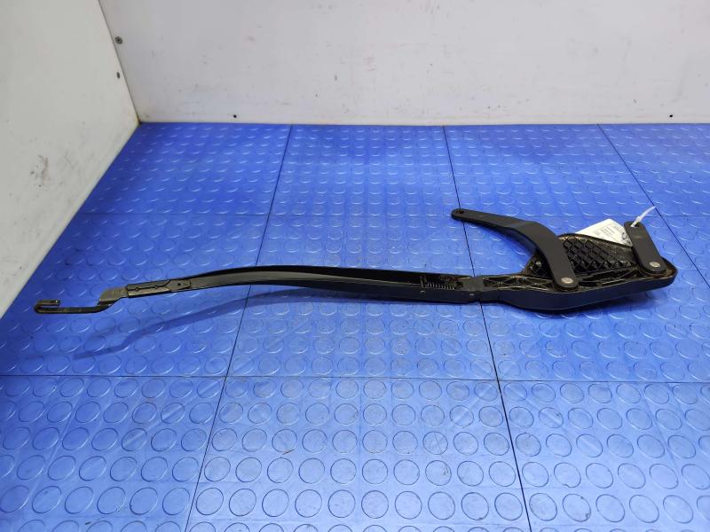 2013 Toyota Prius Wiper Arm