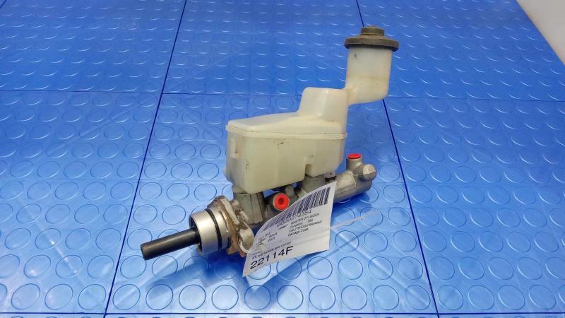 2004-2005 Toyota RAV4 Brake Master Cylinder Assembly Genuine OEM 4720142241