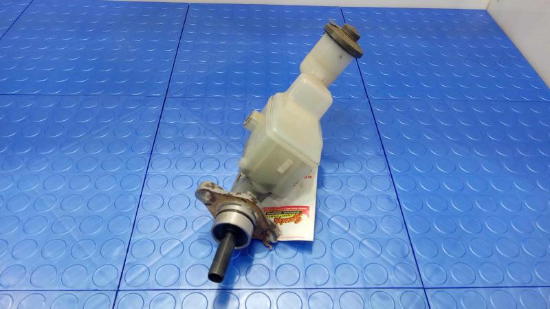 2004-2005 Toyota RAV4 Brake Master Cylinder Assembly Genuine OEM 4720142241