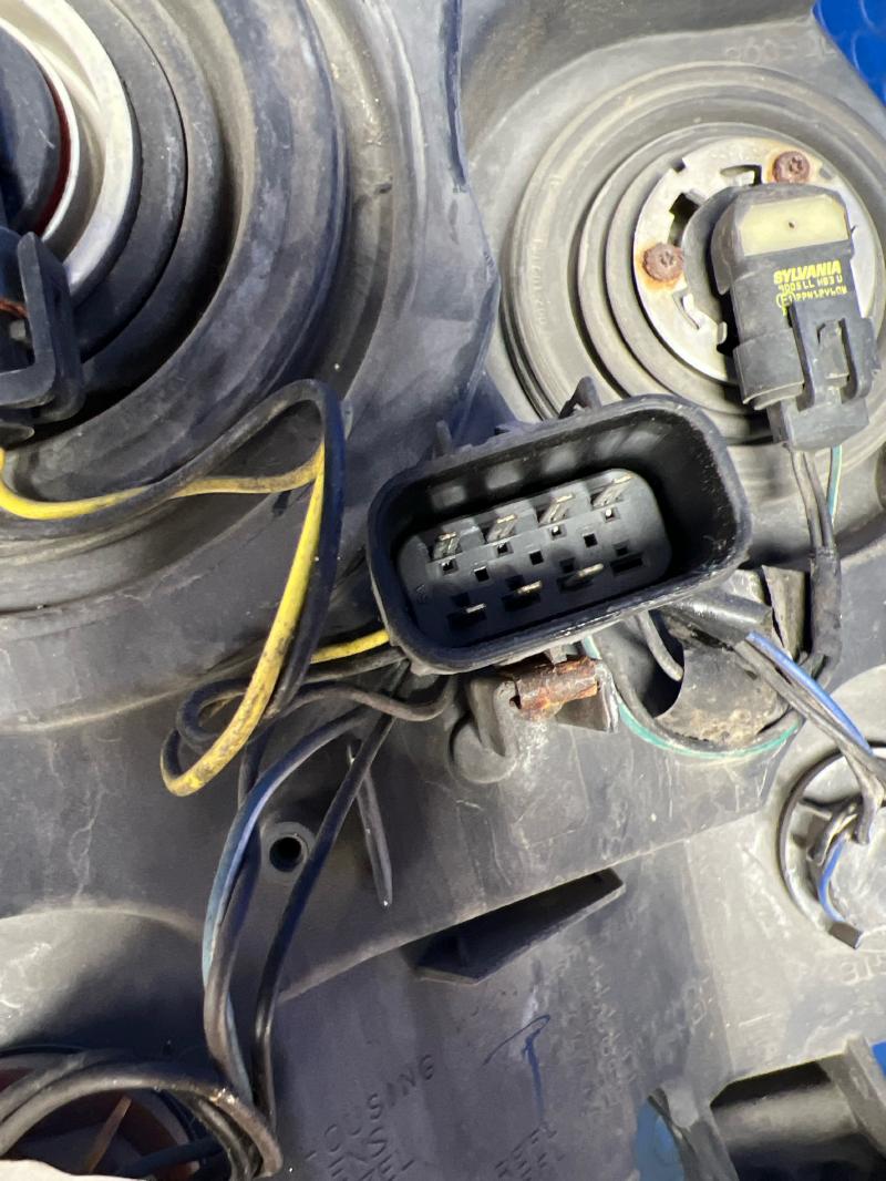 2007 Chevrolet Suburban Headlamp Assembly