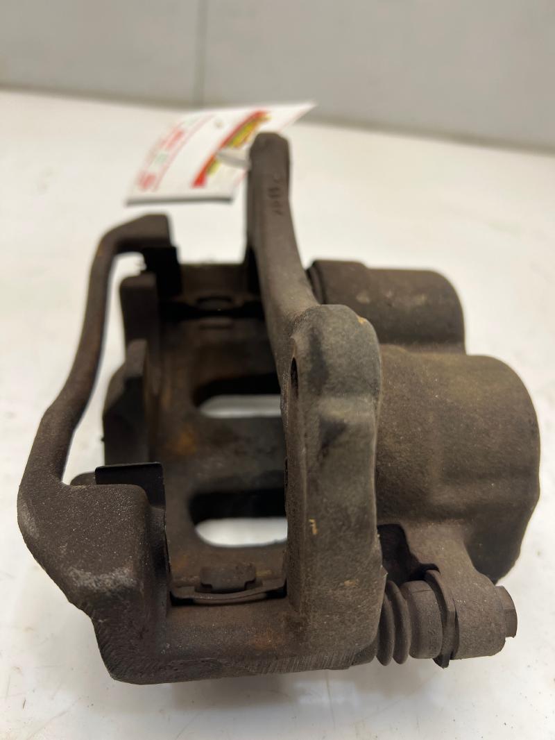2002 Ford Explorer Caliper