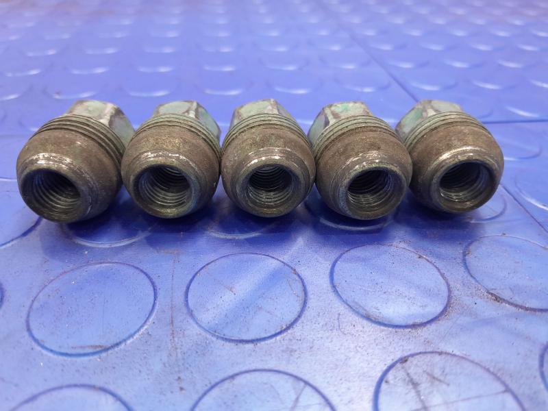2018 Chevrolet Cruze Lug Nuts