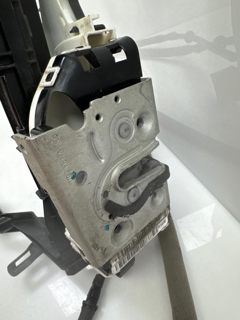2017 Chrysler Pacifica Front Door Latch