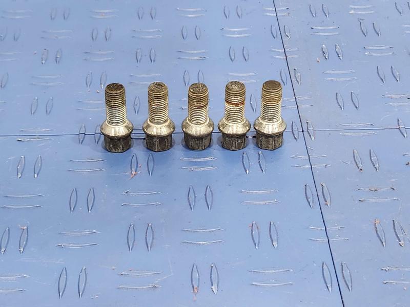 2012 Audi TT Lug Nuts