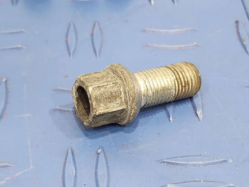 2012 Audi TT Lug Nuts