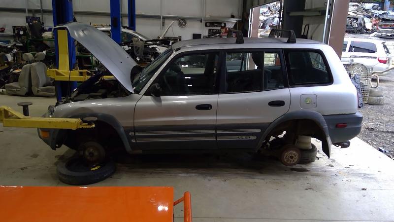 1998 Toyota RAV4 Front Door Latch