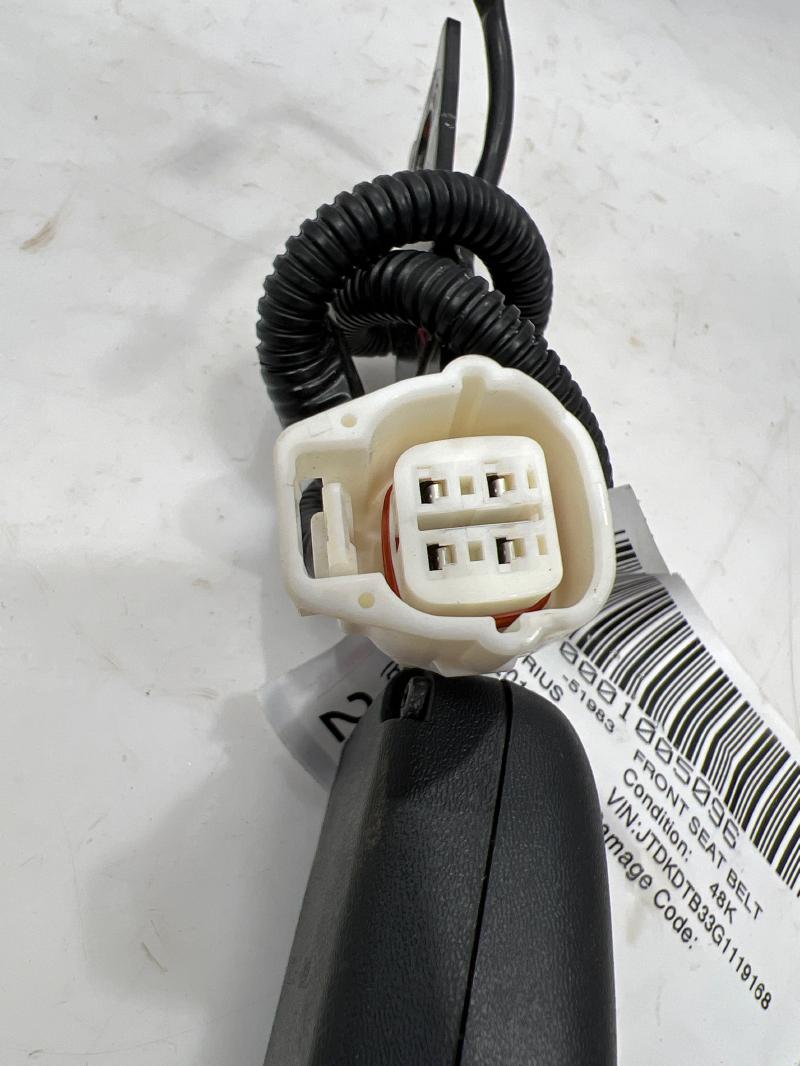2016 Toyota Prius Front Seat Belt