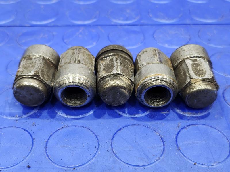 2013 Honda CR-V Lug Nuts