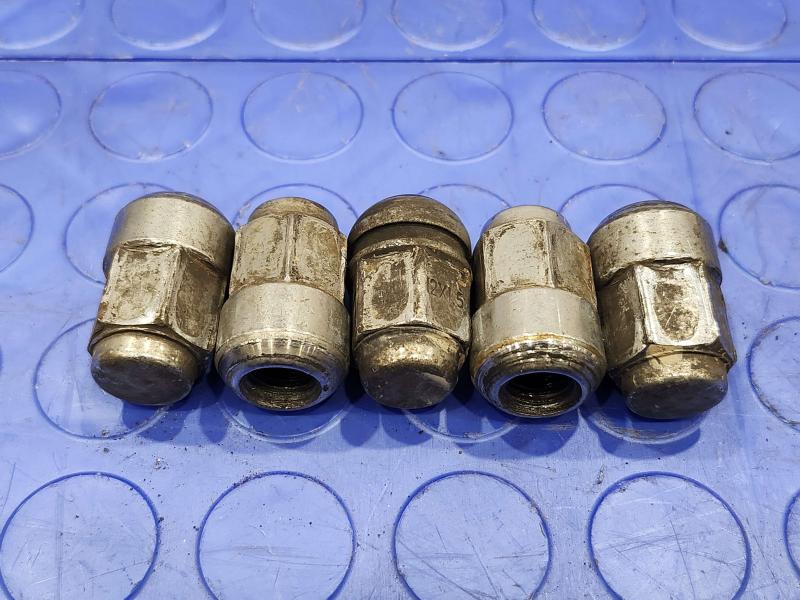 2013 Honda CR-V Lug Nuts