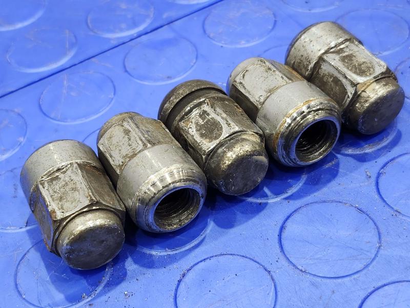 2013 Honda CR-V Lug Nuts