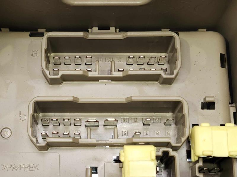 2014-2016 Subaru Forester Fuse Box Relay Junction Box OEM 82201FJ110