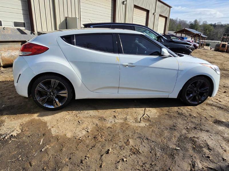 2012 Hyundai Veloster Center Pillar