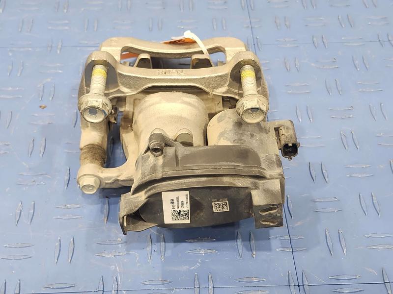2017 Cadillac XT5 Caliper