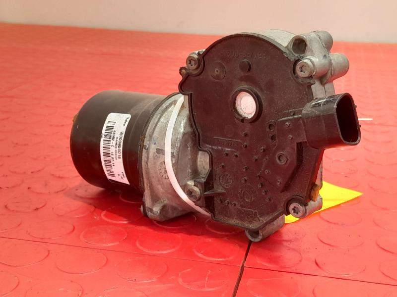 2014 Chevrolet Silverado 1500 Wiper Motor Front