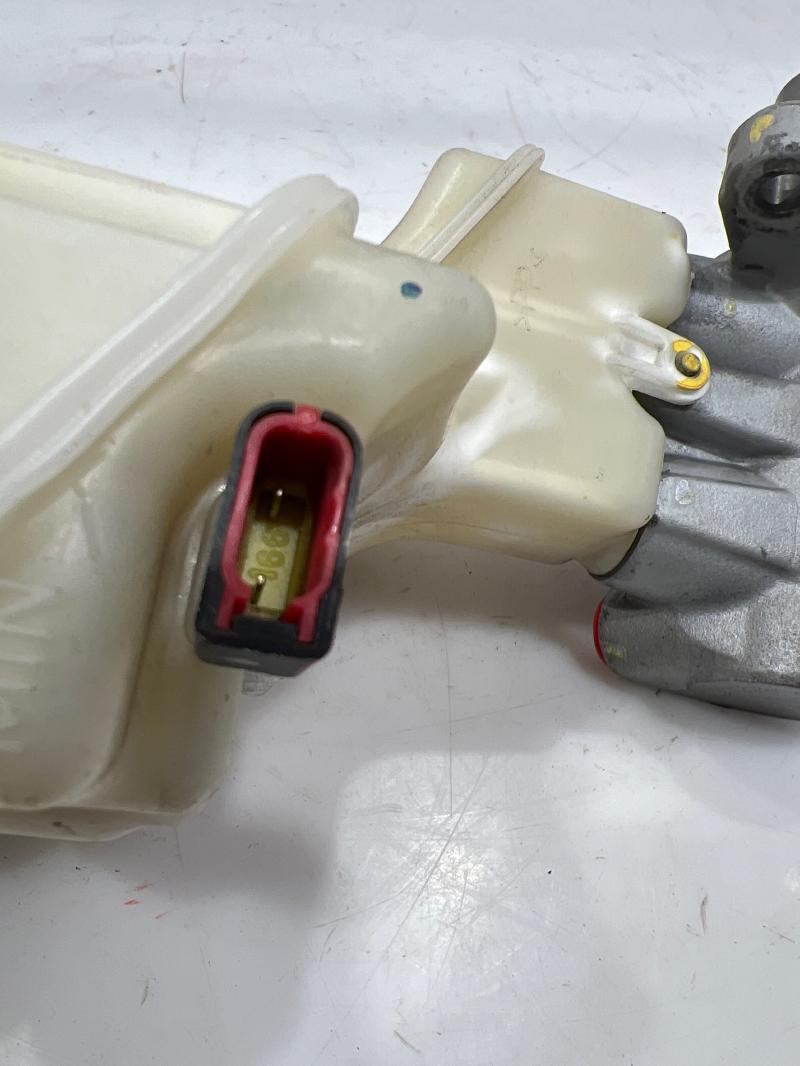 2015 Nissan Altima Master Cylinder